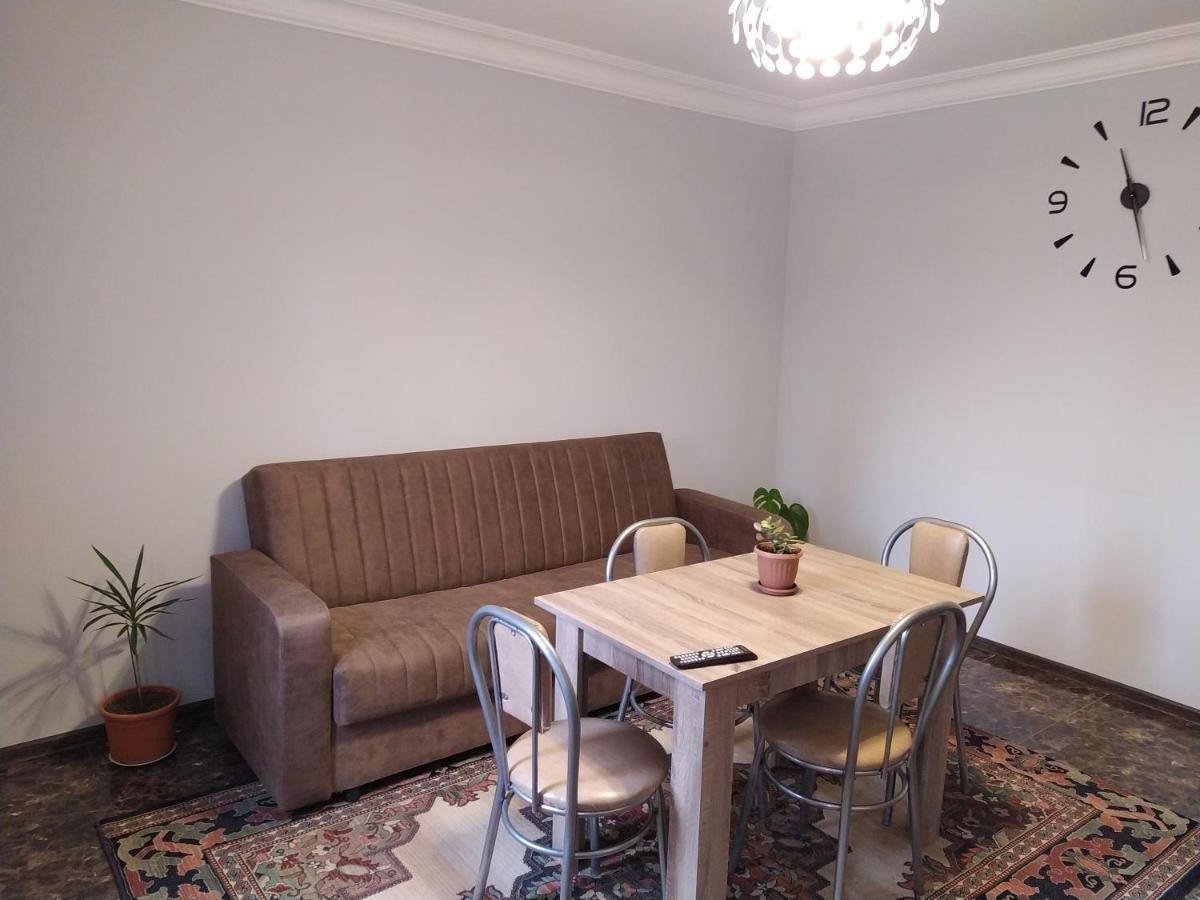 M2 House Villa Tsjakvi Eksteriør bilde